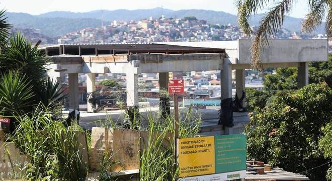 Obra de creche paralisada na zona norte de São Paulo