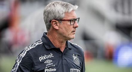 Odair Hellmann comemorou a evolução do Santos