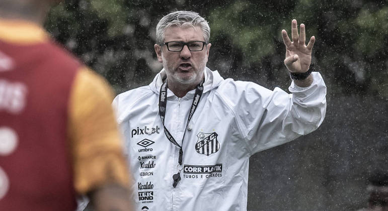 Odair Hellmann, técnico do Santos