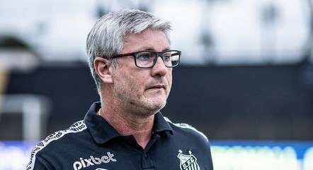 Odair Hellmann sabe que o sistema ofensivo do Santos precisa melhorar