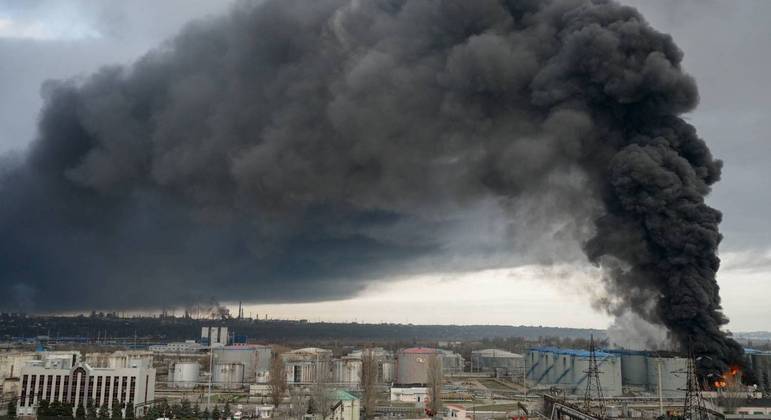 Ataque russo a zona industrial em Odessa