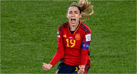 Olga Carmona marca o gol da Espanha na final da Copa do Mundo