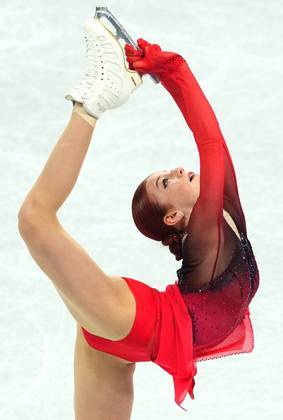 Alexandra Trusova, do Comitê Olímpico Russo, demonstrando suas habilidades na Patinação Artística