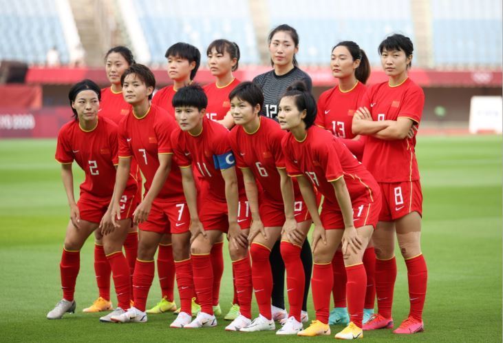 Seleção chinesa de futebol feminino se prepara para o primeiro jogo olímpico  contra Brasil_