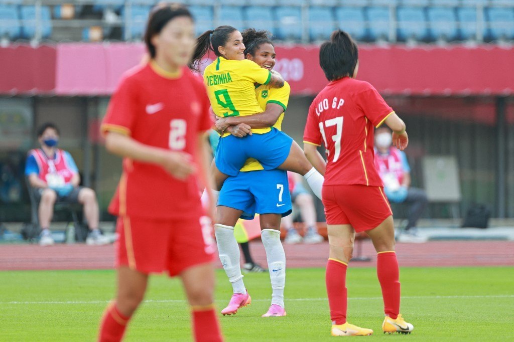 Em estreia na Olimpíada, futebol feminino do Brasil goleia China