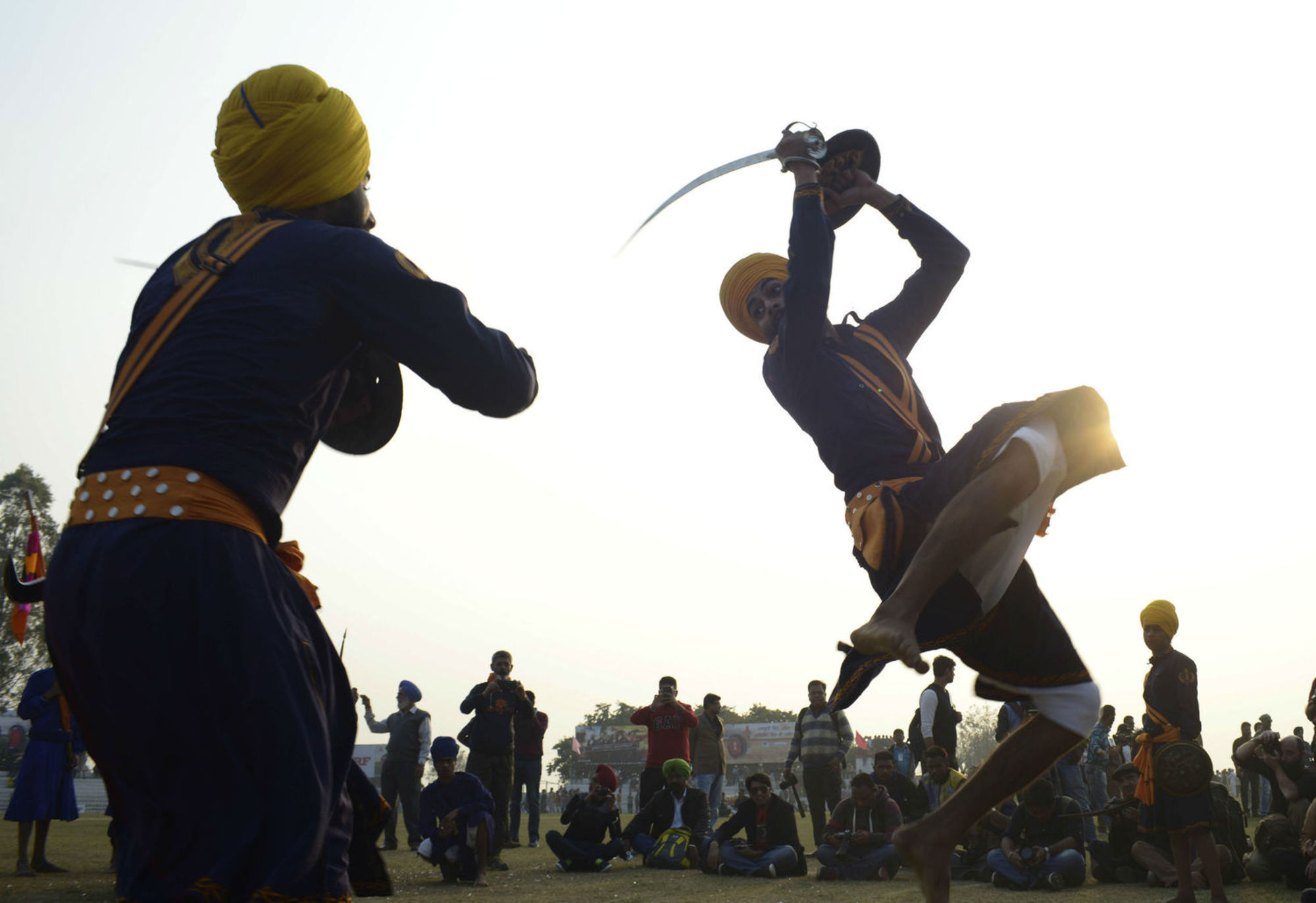 Aguentam um trator! Veja toda a maluquice dos Jogos Rurais da Índia - Fotos  - R7 Hora 7