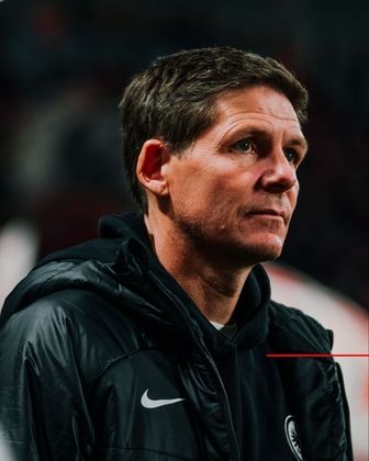 O técnico do Eintracht Frankfurt, Oliver Glasner, foi eleito o 6º melhor treinador pela IFFHS. O time alemão, sob o comando de Glasner, foi campeão da Liga Europa e levantou o primeiro título desde 2018