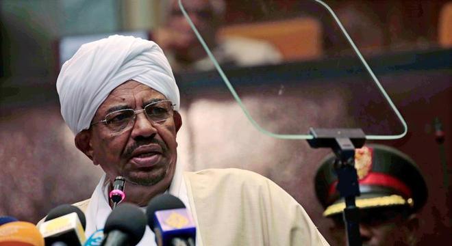 Ex-presidente sudanês al-Bashir será julgado por crimes contra a humanidade