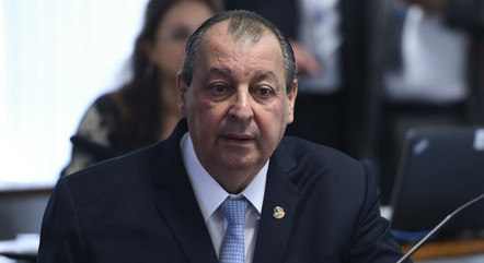 Omar Aziz (PSD-AM) durante comissão no Senado
