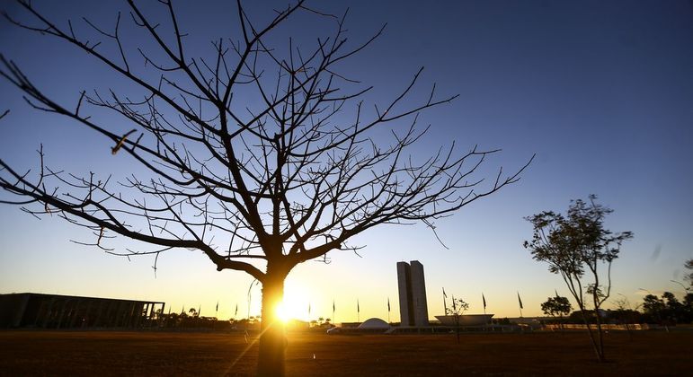 Onda de calor no Distrito Federal: funcionários públicos trabalhando menos