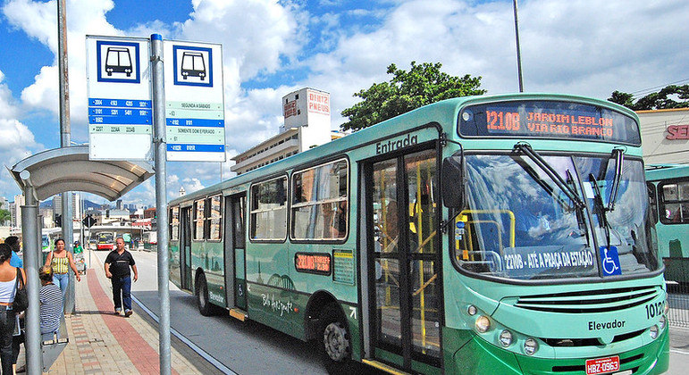 Contrato prevê que ônibus com até 10 anos sejam recolhidos, mas TJ ampliou prazo