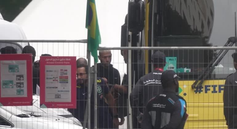Jogadores brasileiros deixam o Catar após derrota para a Croácia