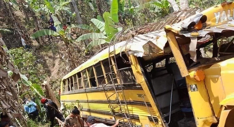 Ônibus cai em abismo de 50 metros em San Sebastián de Yalí, cidade na Nicarágua