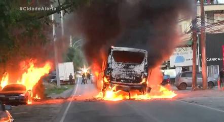 Mais de 30 ônibus foram atacados após morte de miliciano