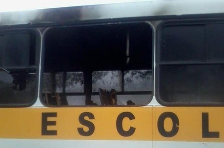 Ônibus escolar foi queimado no Ceará