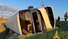 Ônibus que transportava ucranianos capota na Itália; uma mulher morre