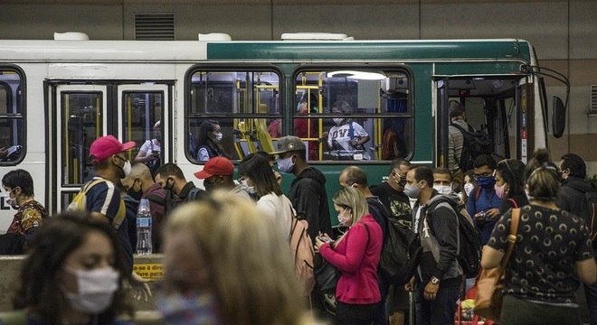 Aumentar o número de corredores de ônibus ajudaria a reduzir tempo de viagem