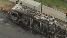 Protesto contra morte de jovem por PM incendeia ônibus em São Paulo