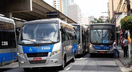 Ônibus municipais terão tarifa zero hoje em SP