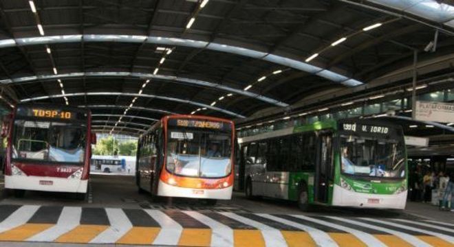 Mais 424 coletivos estão nas ruas, distribuídos em 196 linhas da cidade