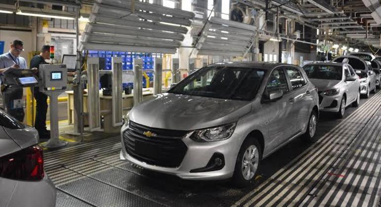 Linha de produção da Chevrolet: chips e equipamentos usados no Onix são importados 