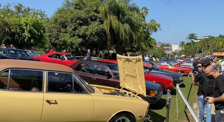 Corrida de automóveis  Automóveis, Fotos antigas, Arquivo nacional