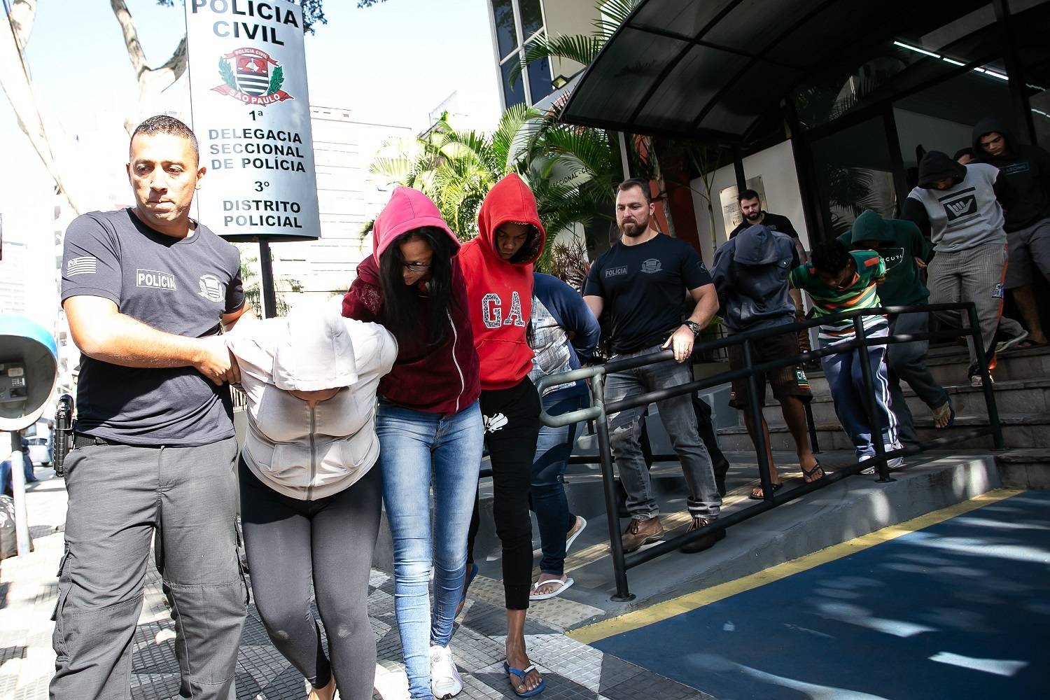 Polícia Civil Prende Quadrilha Suspeita De Roubar Celulares Em SP ...