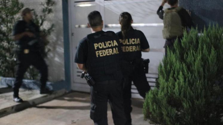 Operação da PF desmonta esquema bilionário de comércio clandestino de ouro no Brasil
