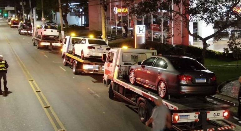 Polícia Militar envolveu 98 policiais e 57 viaturas incluindo guinchos 