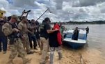Operação da Polícia Federal no Amazonas conduzindo homem que confessou ter matado, esquartejado e ateado fogo nos corpos do jornalista inglês Dom Phillips e do indigenista Bruno Pereira 