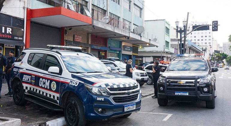 Polícia e GCM fazem operação na Cracolândia para combater o tráfico de drogas
