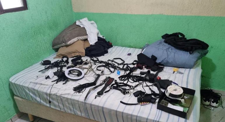 Objetos apreendidos durante a operação da Polícia Civil