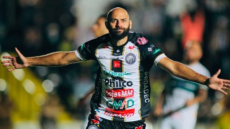 Operário: 54,1% de aproveitamento no ano / No estadual, o Fantasma foi a melhor equipe da primeira fase, mas caiu na semifinal para o Maringá nos pênaltis. O desempenho na competição pode servir de incentivo para uma melhor Série B neste ano. O volante Marcelo e o atacante Paulo Sérgio, que já estavam no Operário na última temporada, são os principais nomes do time Operário: 54,1% de aproveitamento no ano / No estadual, o Fantasma foi a melhor equipe da primeira fase, mas caiu na semifinal para o Maringá nos pênaltis. O desempenho na competição pode servir de incentivo para uma melhor Série B neste ano. O volante Marcelo e o atacante Paulo Sérgio, que já estavam no Operário na última temporada, são os principais nomes do time