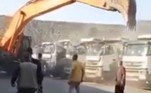 Cada caminhão destruído por Hakan é avaliado em cerca de 100 mil euros — o equivalente a R$ 615 mil