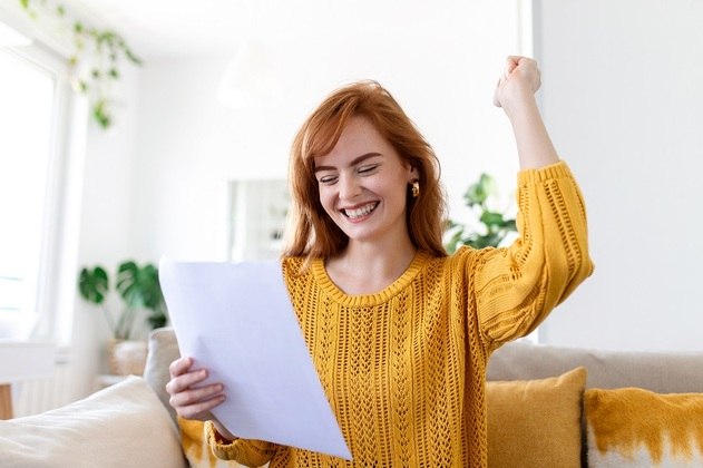 orçamento, mulher feliz, satisfação, dinheiro