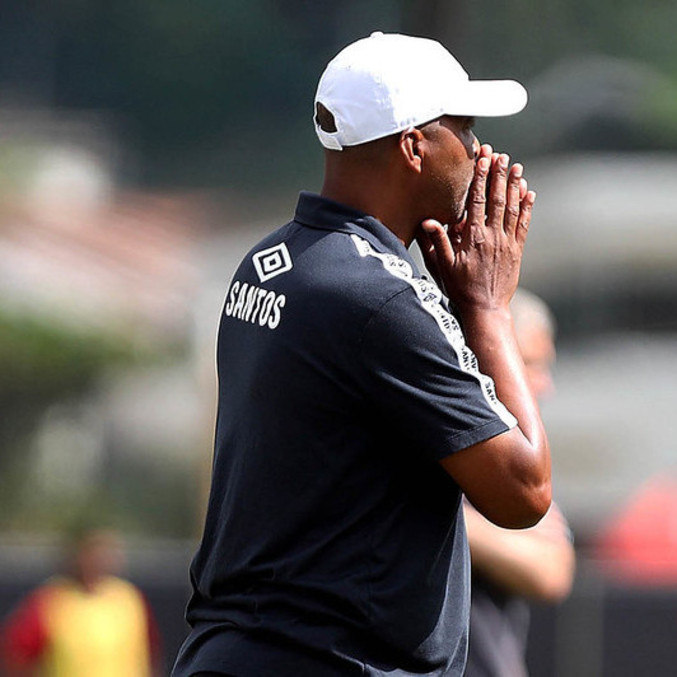 O técnico do sub-20 do Santos, Orlando Ribeiro: resta o Campeonato Paulista