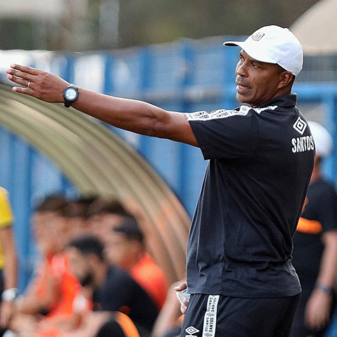 Técnico do sub-20 santista, Orlando Ribeiro: desafio em casa com portões abertos