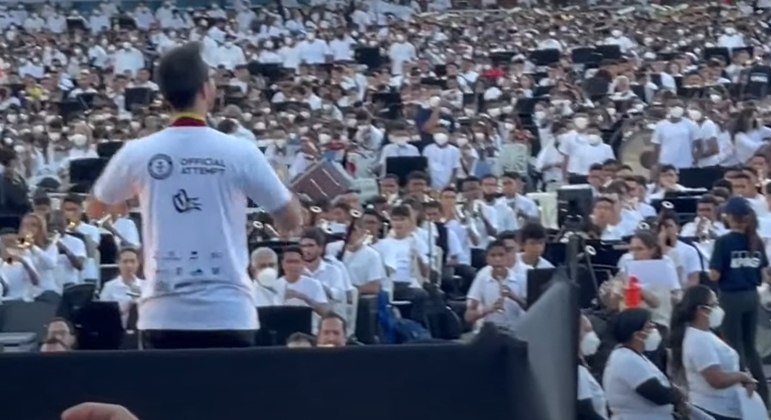 Orquestra de crianças e jovens bateu recorde mundial em apresentação no sábado (13)