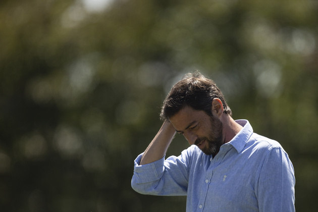Duílio Monteiro Alves assumiu a presidência do Corinthians em 2021, para comandar o clube pelo triênio (2021/22/23). O mandato termina no fim deste ano, porém, entre alguns acertos, o que melhor descreve a atuação do presidente para os torcedores são, na realidade, os erros. Entre a contratação de jogadores mais velhos e a mudança constante de treinadores, Duílio tem alguns deslizes como atual dirigente do Timão.Confira os 7 erros de Duílio no Alvinegro: