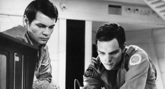 Em '2001: Uma Odisseia no Espaço' (1968), de Stanley Kubrick, um computador altamente capaz se rebela contra os planos de desativá-lo
