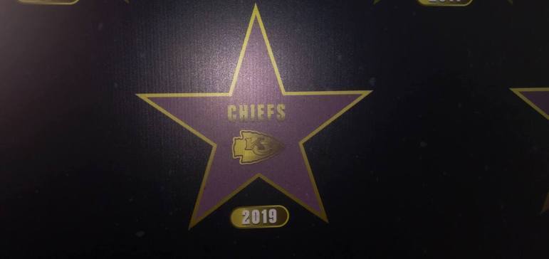 Os Chiefs, o outro time finalista, conquistaram o Super Bowl mais recentemente, em 2019. 