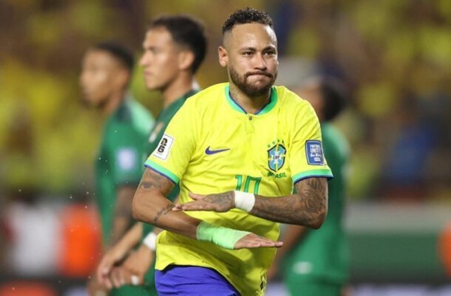 Os dois gols contra a Bolívia fizeram Neymar superar Pelé e se tornar o jogador com mais gols (79) pela Seleção Brasileira de acordo com as contas da Fifa. No entanto, a CBF ainda considera o Rei líder no quesito com 95 gols - a estatística engloba gols contra combinados e clubes.  - Foto: Vitor Silva/CBF