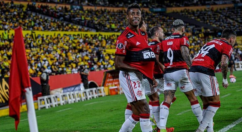 Os gols da vitória por 2 a 0 sobre o Barcelona SC, em Guayaquil, foram de Bruno Henrique (2).