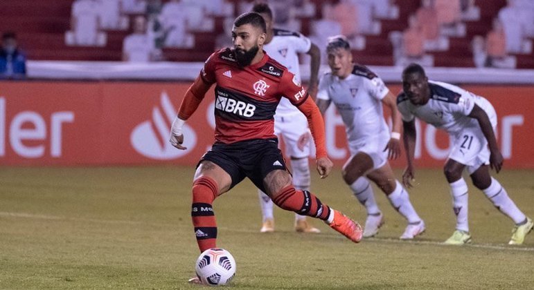 Os gols da vitória por 3 a 2 sobre a LDU, em Quito, foram de Gabigol (2) e Willian Arão.