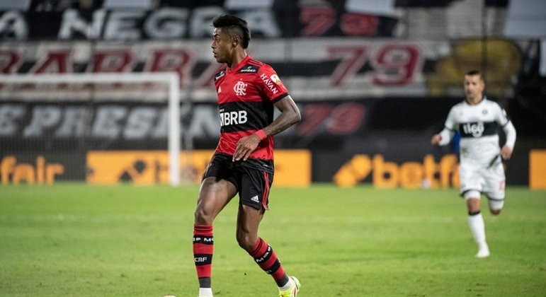 Os gols da vitória por 4 a 1 sobre o Olimpia, em Assunção, foram de Arrascaeta, Gabigol (2) e Vitinho.