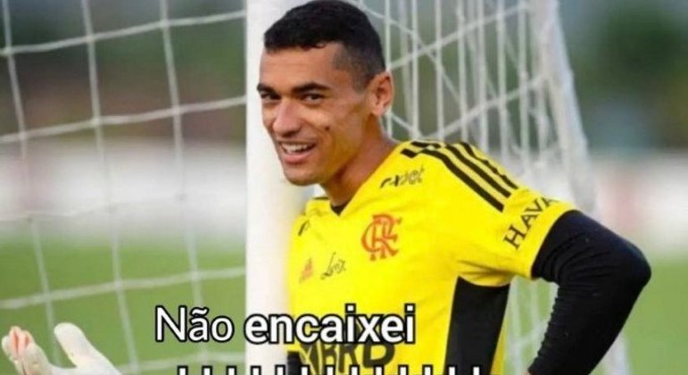 Gramado encharcado na derrota do Flamengo rende boas piadas na web; veja  memes!, Flamengo