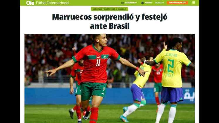 Os nossos hermanos do 'Olé', em estado de graça pela conquista do último Mundial, fizeram questão de citar em sua manchete a festa da torcida marroquina na partida.