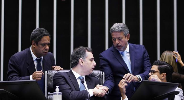 Os presidentes da Câmara dos Deputados, Arthur Lira (PP-AL), e do Senado, Rodrigo Pacheco (PSD-MG), em sessão