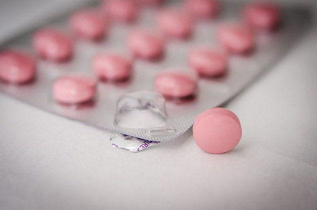 Os remédios contraceptivos, na forma de pílula, têm eficácia de 98% nos dias atuais na prevenção de gravidez. 