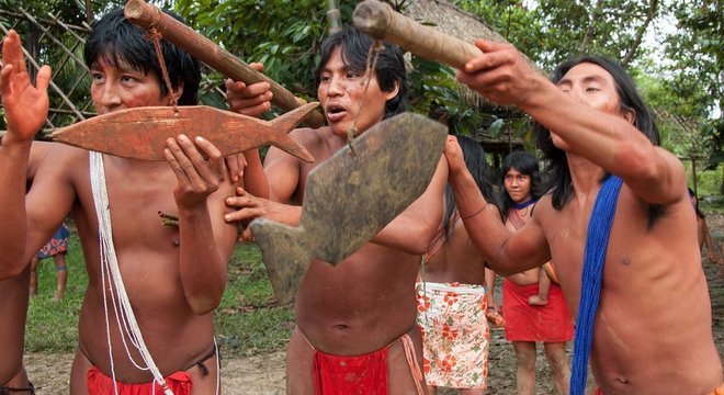 Os wajãpi são considerados um povo festivo e amistoso, mas que coleciona experiências traumáticas com garimpeiros e mineradoras